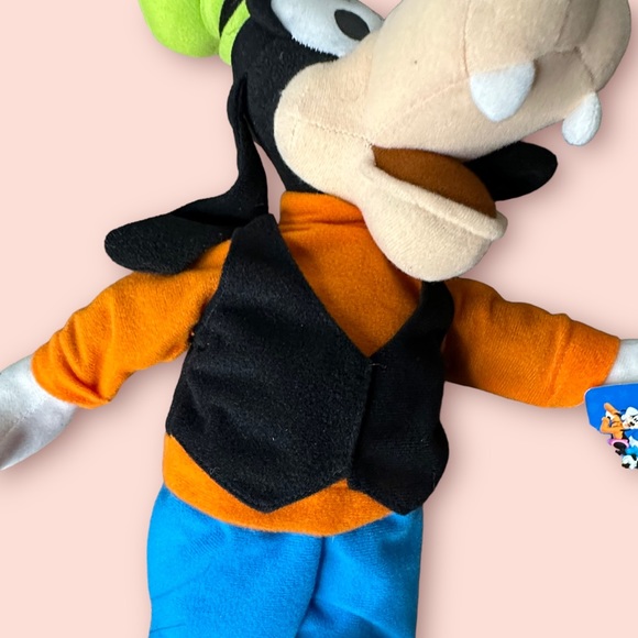 DISNEY Goofy Plush with Tags - Picture 6 of 16